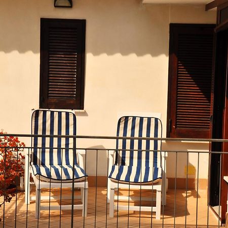 Villa Laura Sea View Apartments Santa Maria di Castellabate Δωμάτιο φωτογραφία