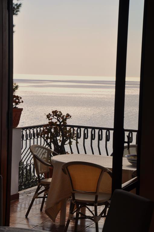 Villa Laura Sea View Apartments Santa Maria di Castellabate Εξωτερικό φωτογραφία